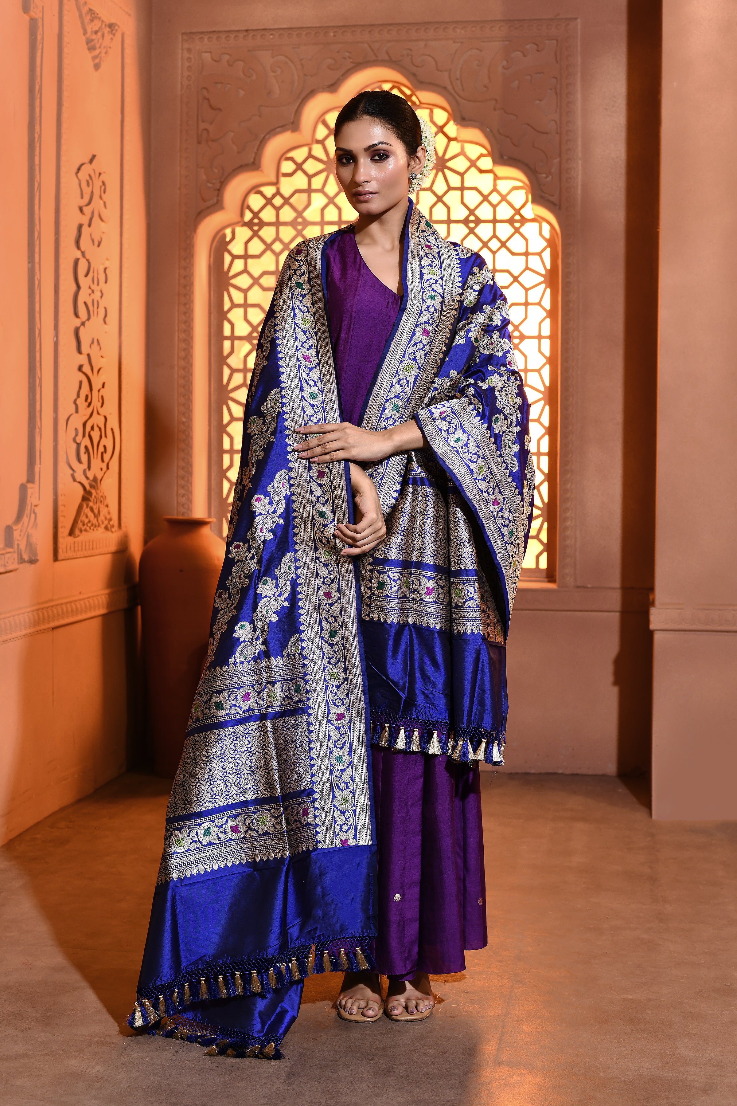 Royal Blue Kadhua Handwoven Floral Banarsi Silk Duppatta