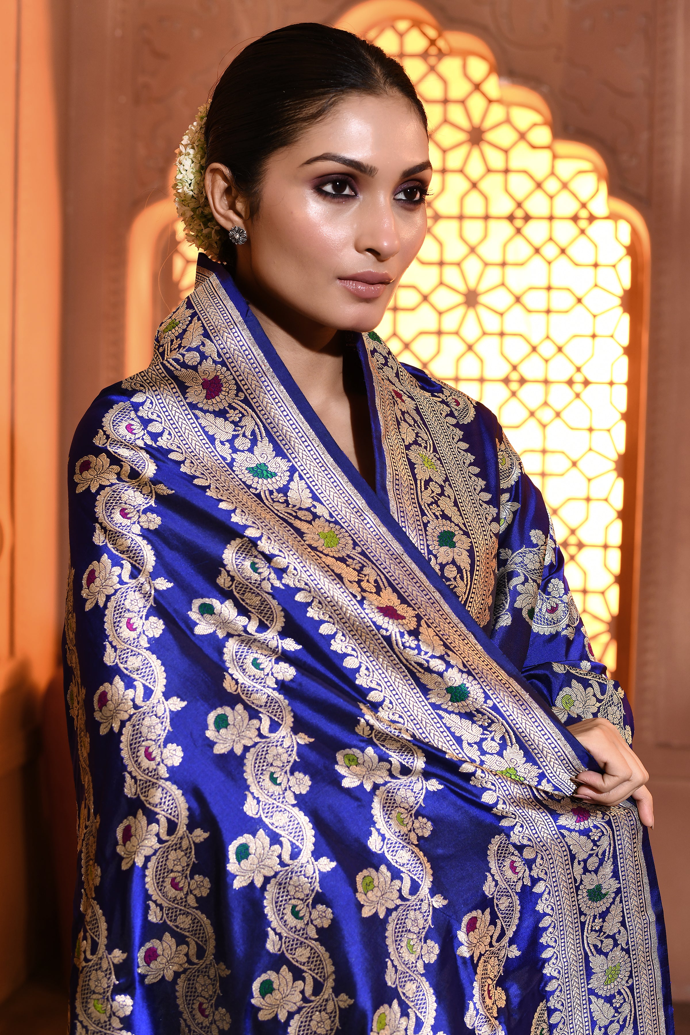 Royal Blue Kadhua Handwoven Floral Banarsi Silk Duppatta