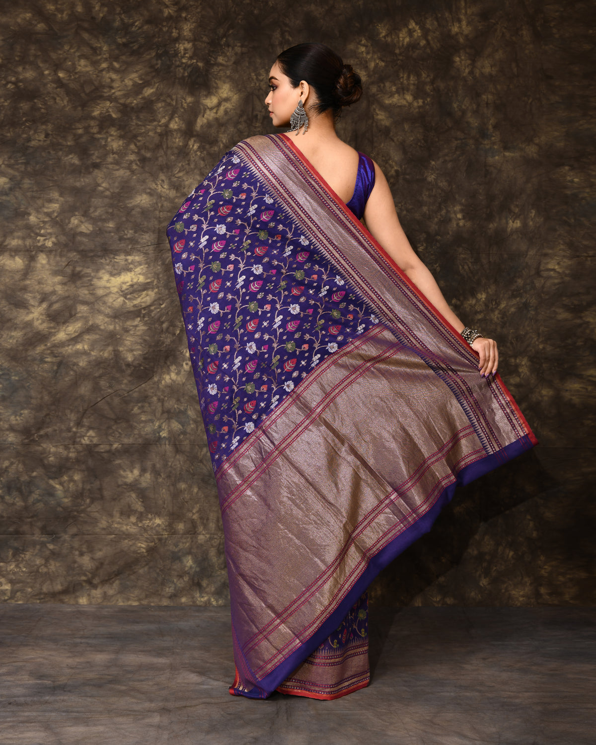 Mul Jamdani Handwoven Saree
