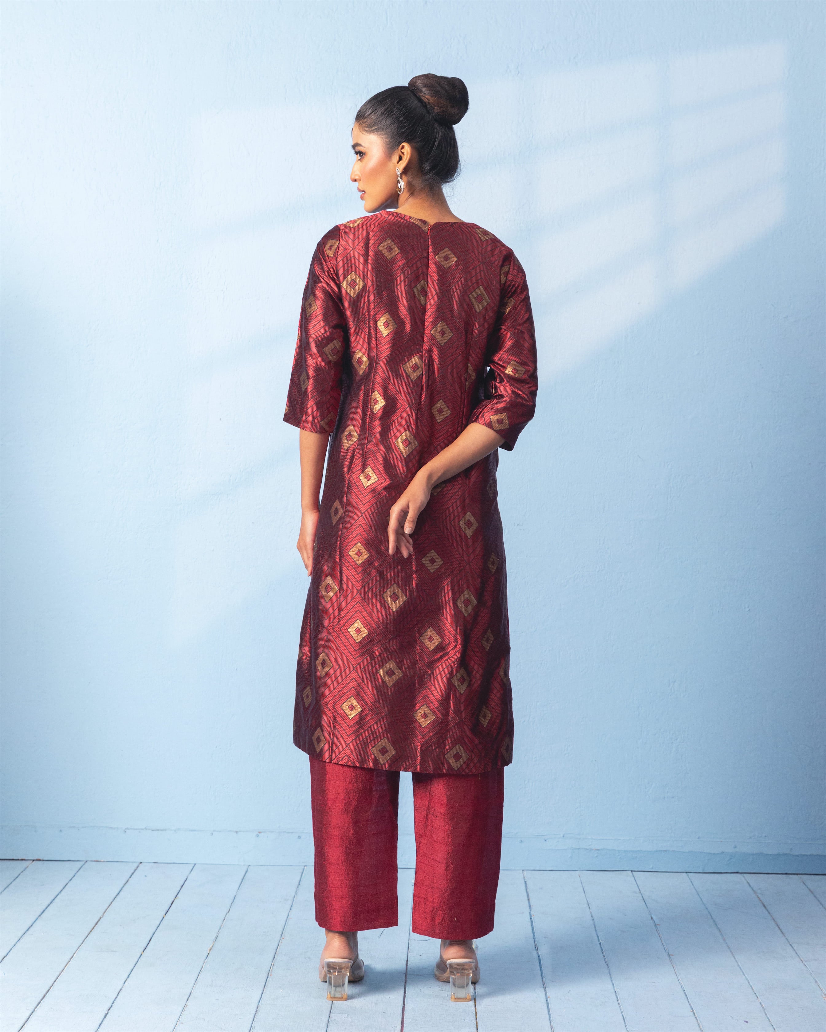 Maroon Tanchoi Kurta with Raw Silk Pant Set